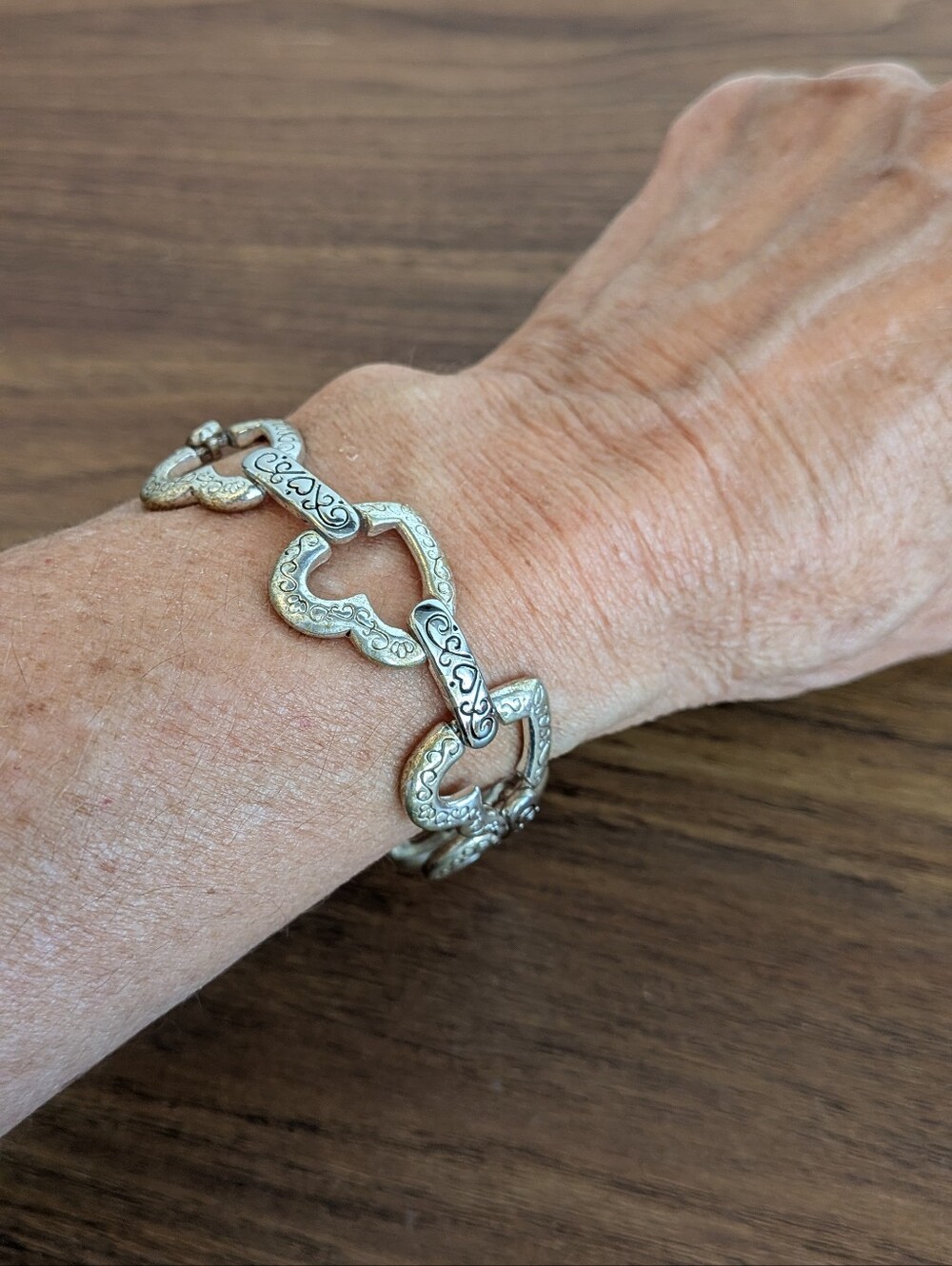 Brighton Style Silver Tone Scroll Etched Interlocking Heart Link Bracelet